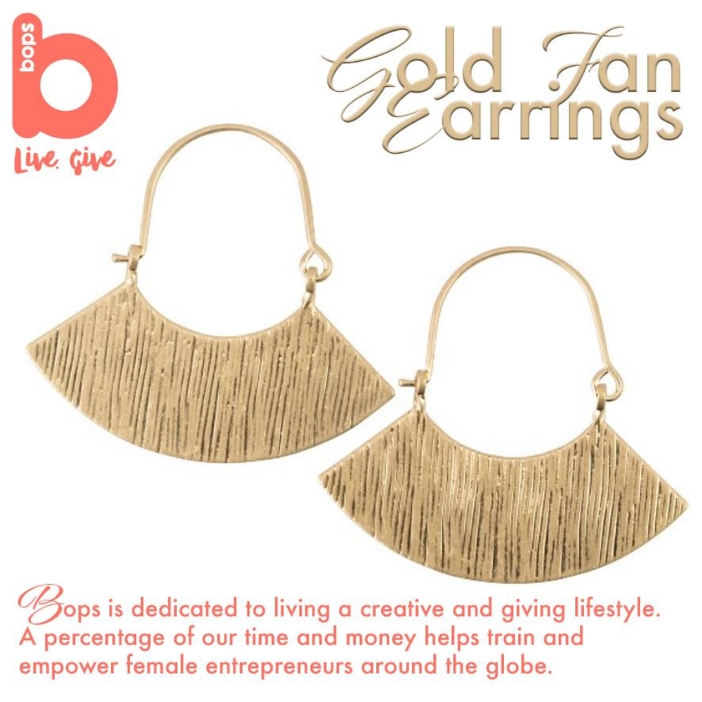 Bops
Gold Fan Earrings
